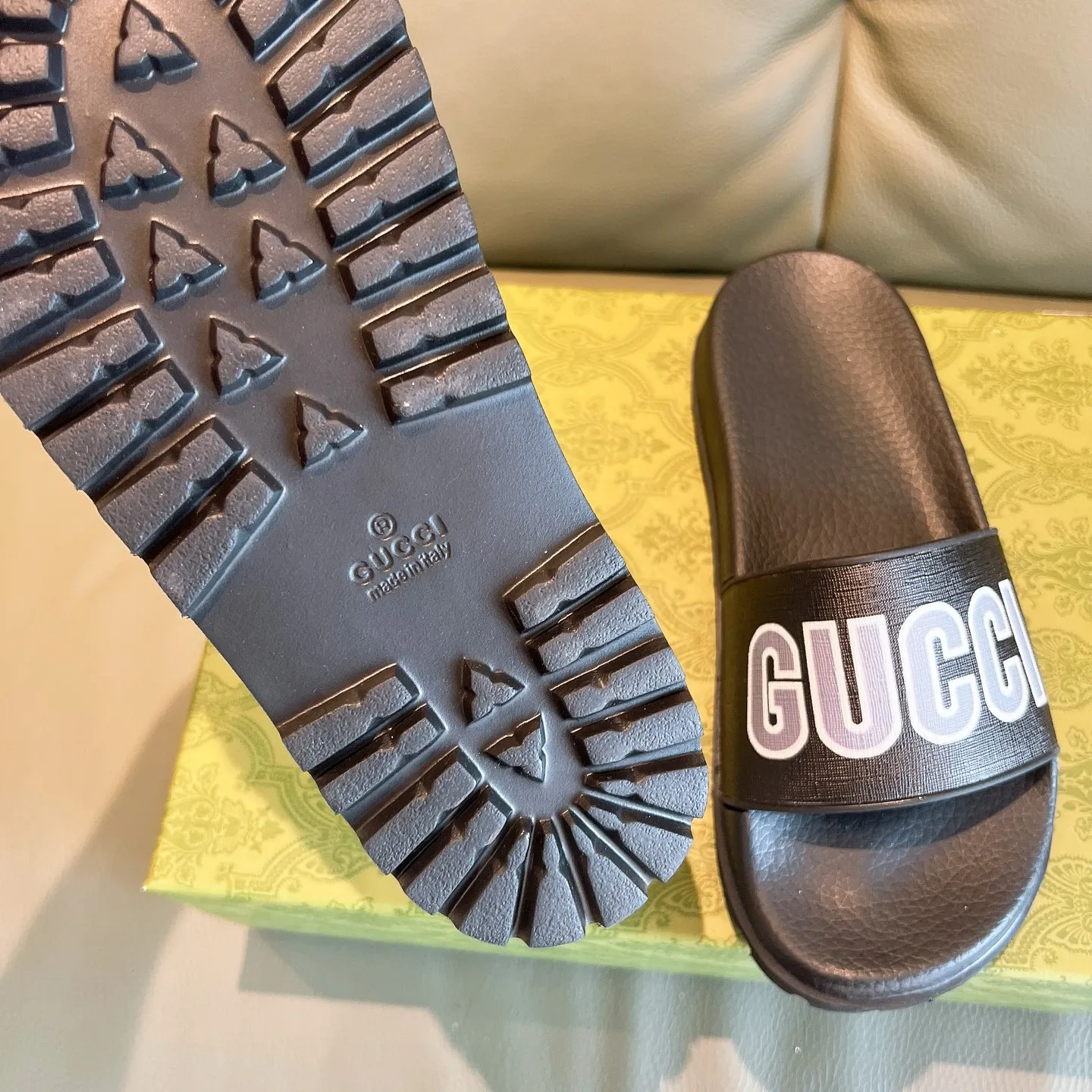 Men's Men's Shoes 130🐮🐮Gucci Gucci Slippers Gucci 2024 latest beach sandals slippers Original molding double G LOGO Original molding consistent Outsole: Men's Men's Shoes u double-layer outsole Size: 35-46